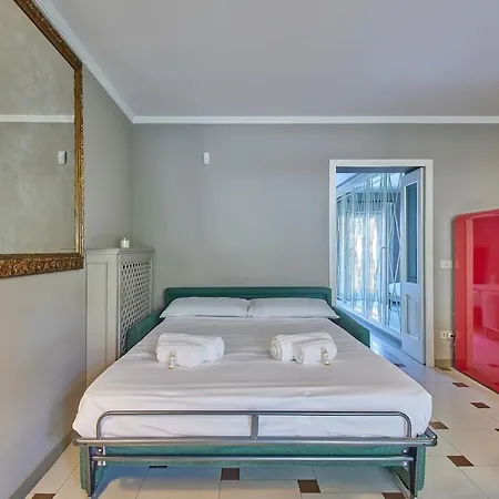 Navigli - Di Classe Con Terrazza Lägenhet